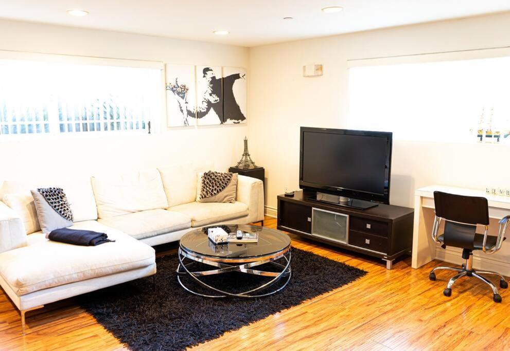 Luxury Beverly Hills Apartment Los Angeles Exterior photo